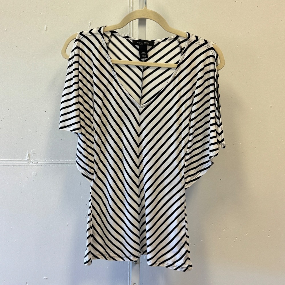 2010s White House Black Market Cold Shoulder Stripe V-Neck Top XXS Black White
